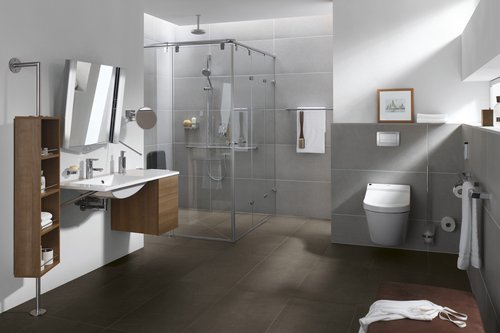 Eine ebenerdige Dusche ist elegant und  lässt jedes Bad großzügig erscheinen. Außerdem bietet eine begehbare Dusche ohne Stolperkanten Komfort in jedem Alter